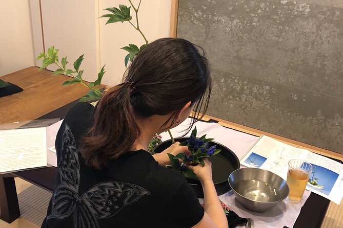 Japan's Customs of Ikebana Art, Tea Ceremony & Kimono Welcome - Entering a traditional Tokyo home