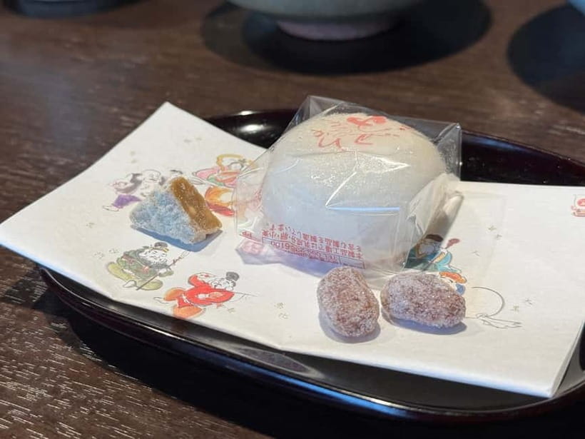 Kagoshima: Matcha Making Experience - Your turn to whisk the matcha