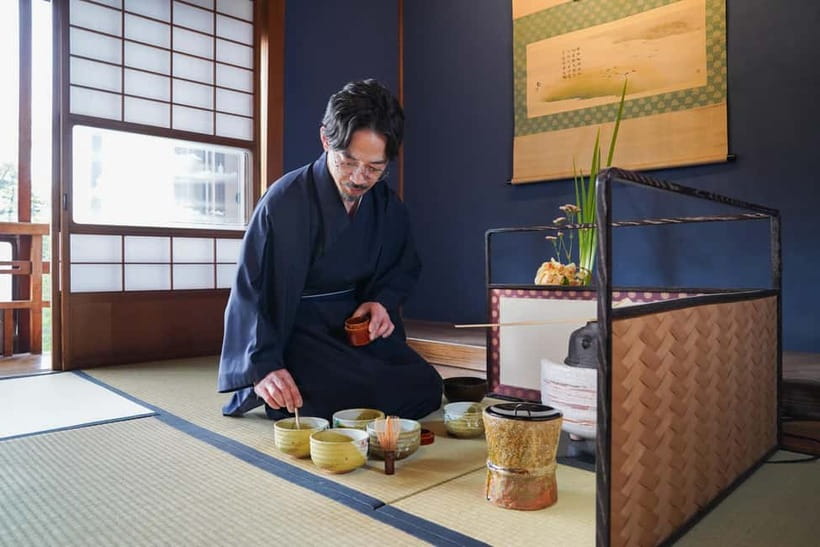 Kanazawa: Tea Ceremony Experience at Kenrokuen - Seasonal views from cherry blossoms to snow
