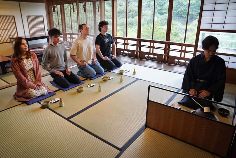 Kanazawa: Tea Ceremony Experience at Kenrokuen - Watching the ceremony before making your own tea