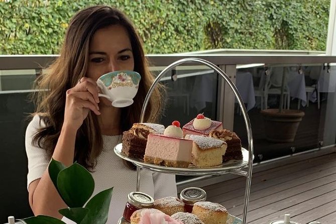 Kensington Palace VIP Garden Tour with Royal High Tea - A royal walk from Queensway to Kensington Palace