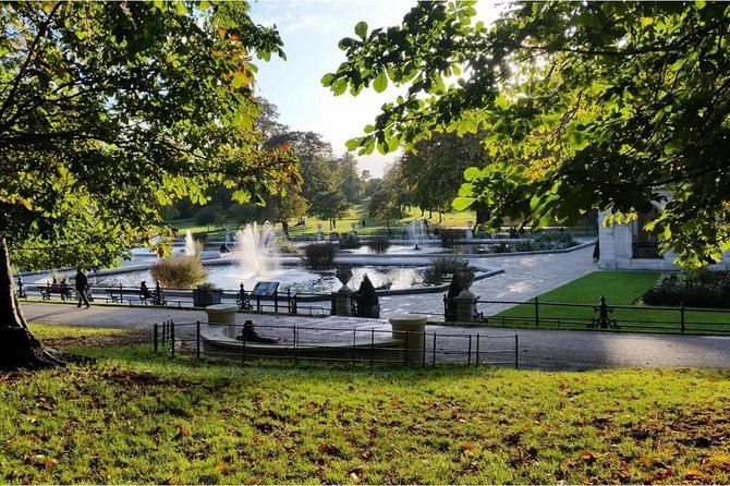 Kensington Palace VIP Garden Tour with Royal High Tea - Diana’s statue and the Sunken Garden