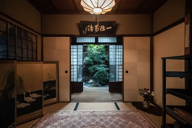 Kimono Tea Ceremony at Kyoto Maikoya, Karasuma Shijo - Making matcha instead of only watching