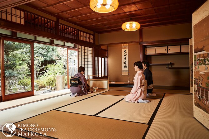 Kimono Tea Ceremony at Kyoto Maikoya, NISHIKI - Making matcha yourself