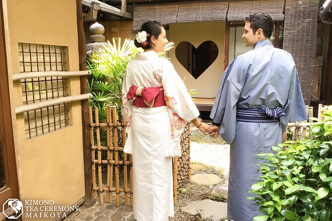 Kimono Tea Ceremony at Kyoto Maikoya, NISHIKI - Choosing a kimono and preparing for photographs