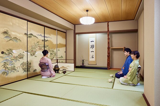 Kimono Tea Ceremony at Tokyo, Asakusa Maikoya - Learning the ritual before making matcha