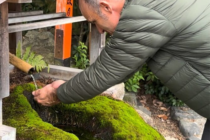 Kyoto: A Walking Tour of Four Spring Waters, Tofu Lunch & Matcha - Yasaka Shrine and Gion Shinsui
