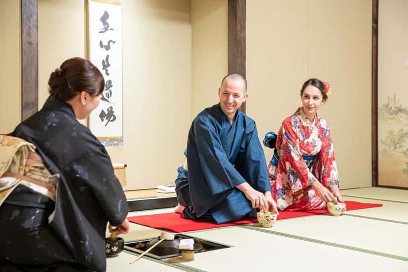 Kyoto: Kimono Tea Ceremony with Matcha and Sweet - Key points at a glance