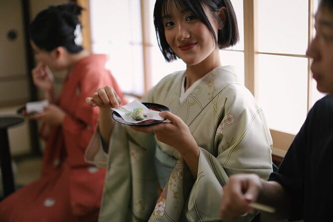 Kyoto Local Gourmet Night Experience: Kaiseki & Izakaya & Matcha - Food, drinks, and dietary limits