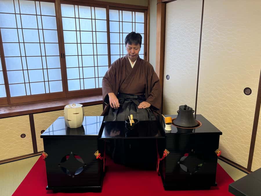 Kyoto Ninenzaka: Tea Ceremony in Old Townhouse with Chairs - Why Chairs Change the Experience