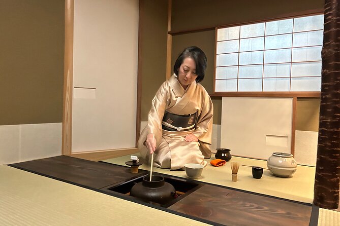 Kyoto Private Tea Ceremony with Tea Master at Home - The first minutes: entering with care