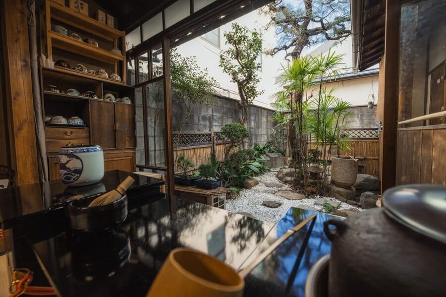 Kyoto: Table-Style Tea Ceremony at a Kyo-Machiya - Watching the tea ceremony at a comfortable table