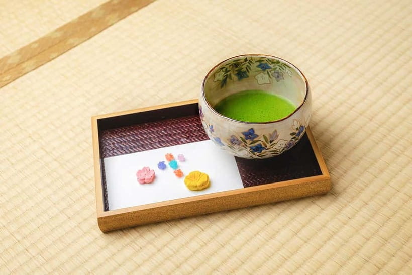 Kyoto: Tea Ceremony in 100-year-old Kyo-Machiya Townhouse - Choosing the kimono option at Gojo