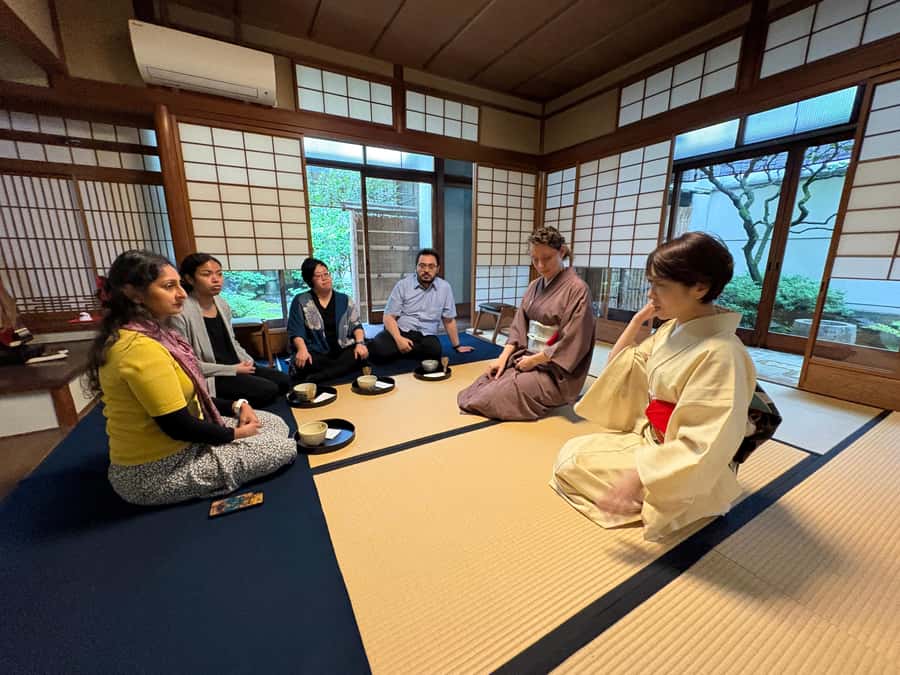 Kyoto: Tea Ceremony, in traditional Japan house (ENG/ES/NLD) - Matcha, sweets, and your turn with the whisk