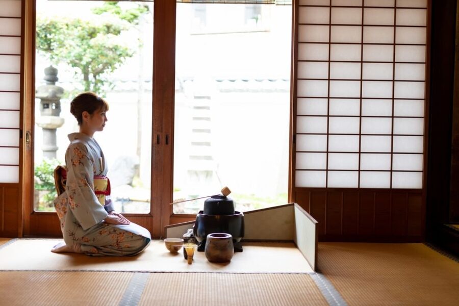 Kyoto: Tea Ceremony Ju-An at Jotokuji Temple - Removing your shoes and entering the Grand Tearoom