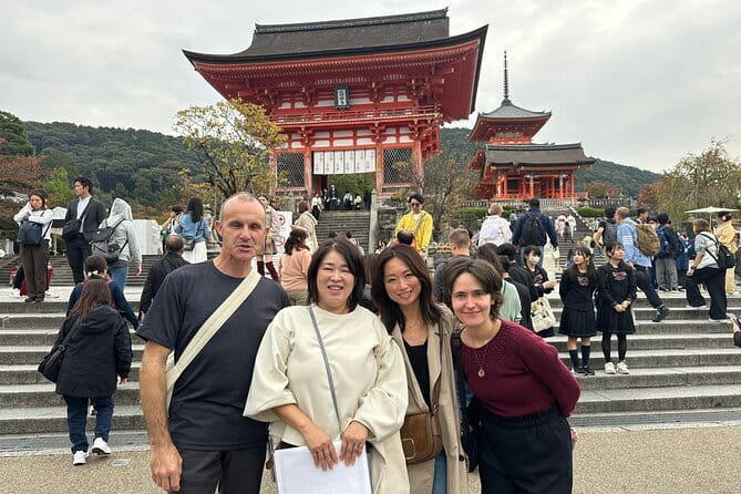 Kyoto WAKIMIZU Half Day Tour: Secrets of Matcha & Wagashi Sweets - Yasaka Shrine and the first taste of sacred water