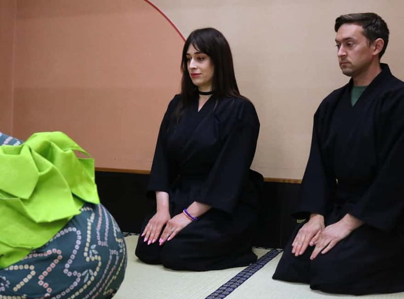 Learn Zen in a class of making Matcha tea near Osaka Castle - The first lesson is how to enter the tea room