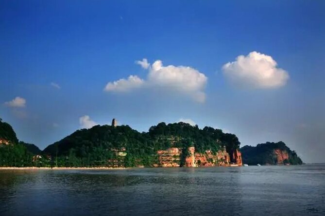 Leshan Buddha + Panda Base or Old Tea House Private Day Tour - Walking down to the Buddha, or doing both