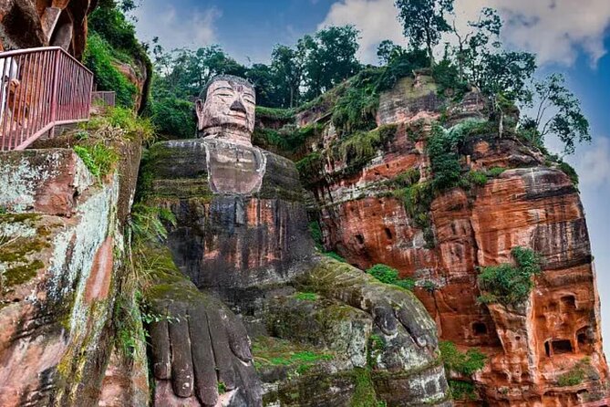 Leshan Buddha + Panda Base or Old Tea House Private Day Tour - Why the private format earns its price