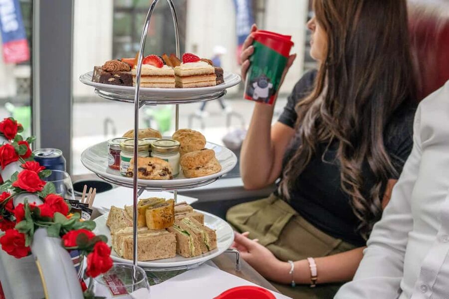London: Afternoon Tea Bus Tour & London Eye Option - What this London tea bus tour is really like