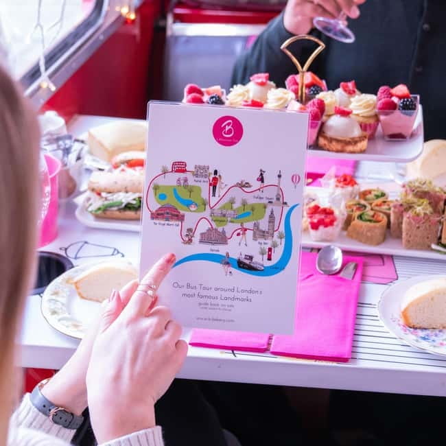 London: Afternoon Tea Sightseeing Bus Tour - How good is the commentary?