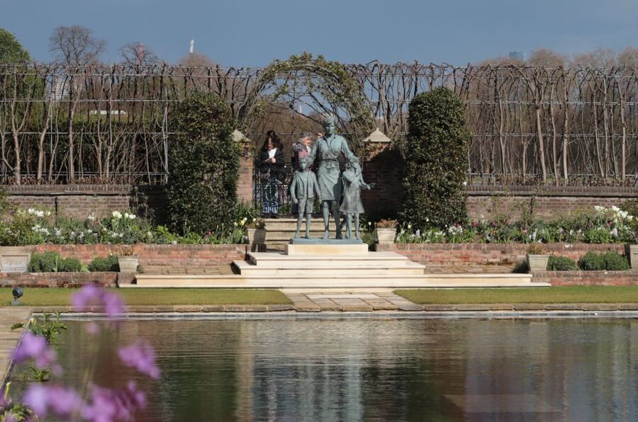 London: Buckingham Palace Walk & Tea at Kensington Palace - Constitution Hill and Wellington’s Monument