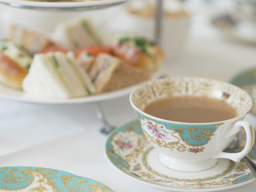 London: Buckingham Palace Walk & Tea at Kensington Palace - Is $160 a Fair Price?