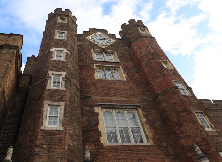 London: Buckingham Palace Walk & Tea at Kensington Palace - Buckingham Palace and the Guard Ceremony