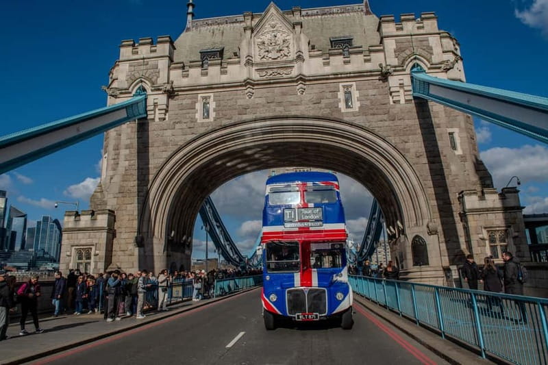 London: Great British Afternoon Tea Bus Tour - Who will enjoy this most?