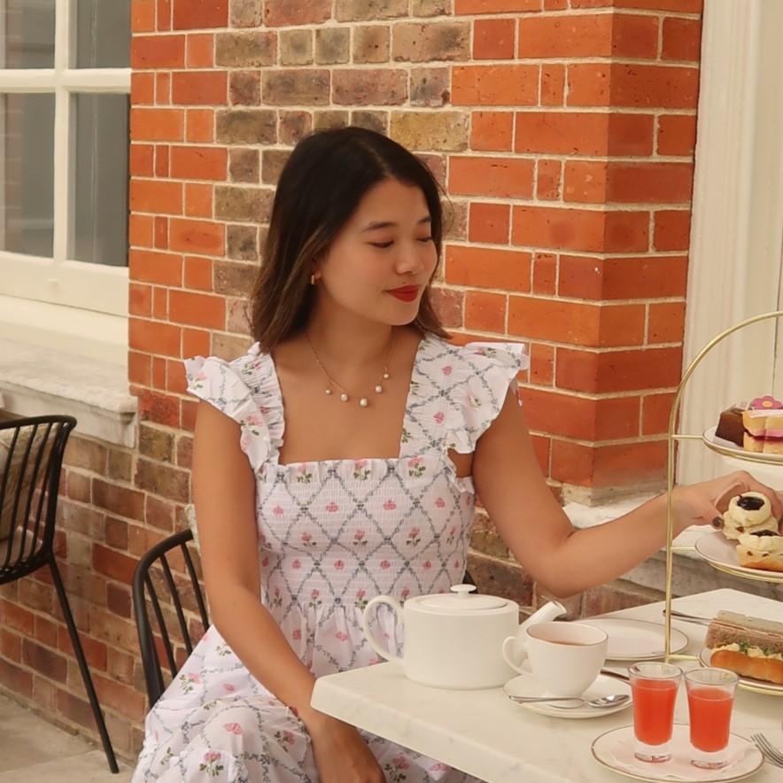 London: Kensington Palace Afternoon Tea & Guided Walk - Kensington Gardens: formal beds, water features, and wildlife