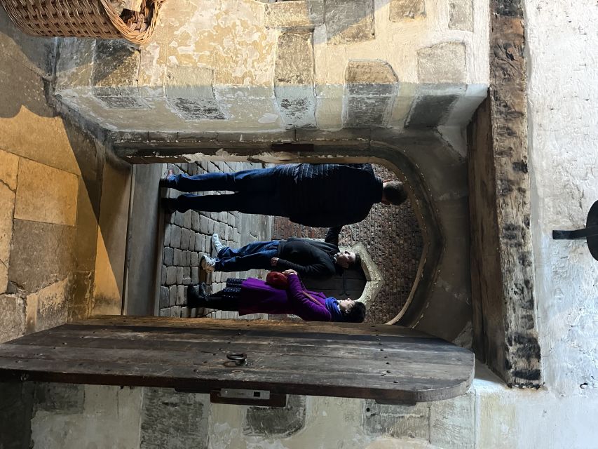 London: Royal Hampton Court Guided Tour with Afternoon Tea - Who should book this Hampton Court experience?