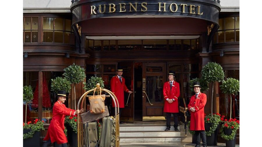 London: Royal Tour with Afternoon Tea at the Rubens - Seeing Westminster from a moving coach