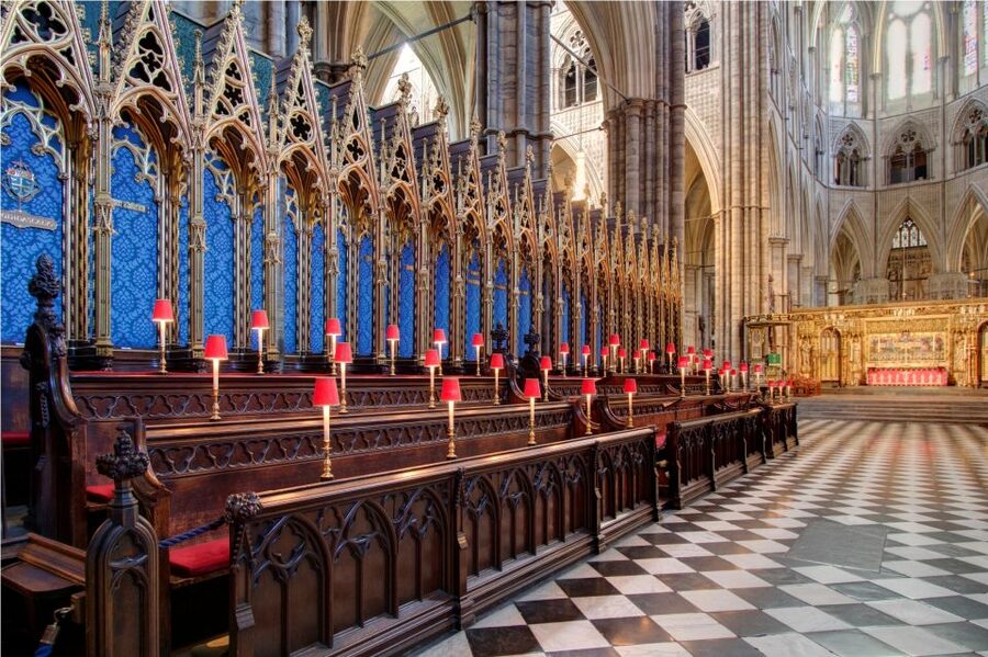 London: Royal Tour with Westminster Abbey & Afternoon Tea - Starting at Victoria Coach Station