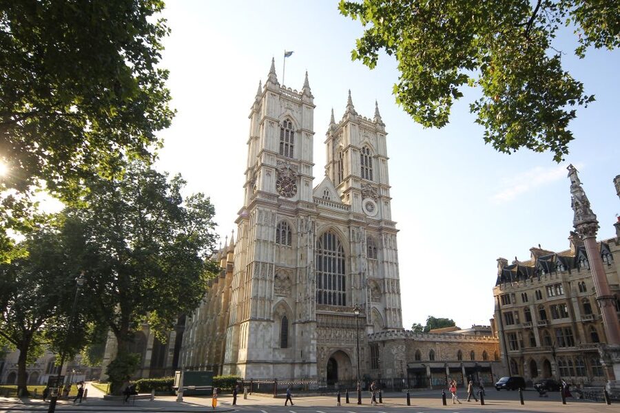 London: Royal Tour with Westminster Abbey & Afternoon Tea - Who will enjoy this royal day