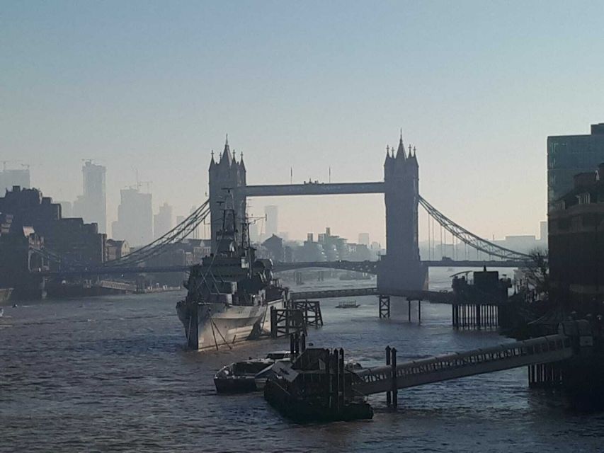 London: Tower, Cruise, & Harrods Tea Full-Day Experience - A fast start from Victoria Coach Station
