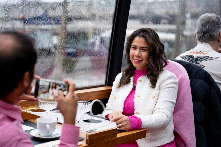 London: Traditional Afternoon Tea Tour in a Luxury Coach - Key points at a glance