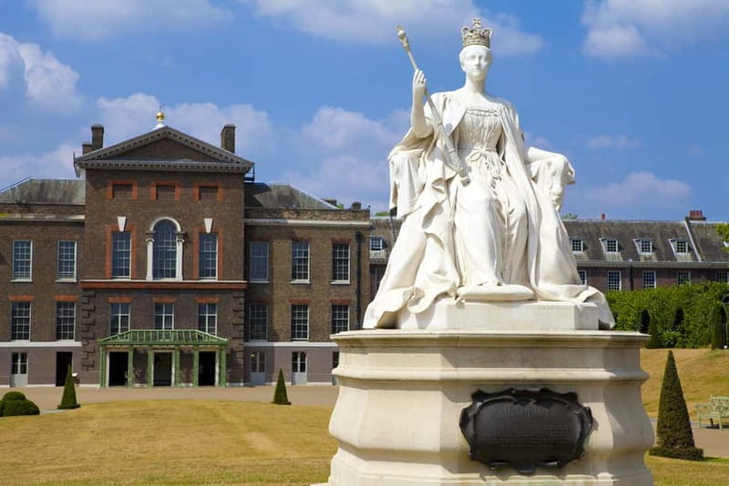 London: VIP Kensington Palace Gardens Tour & Royal High Tea - Who will enjoy this royal outing most?