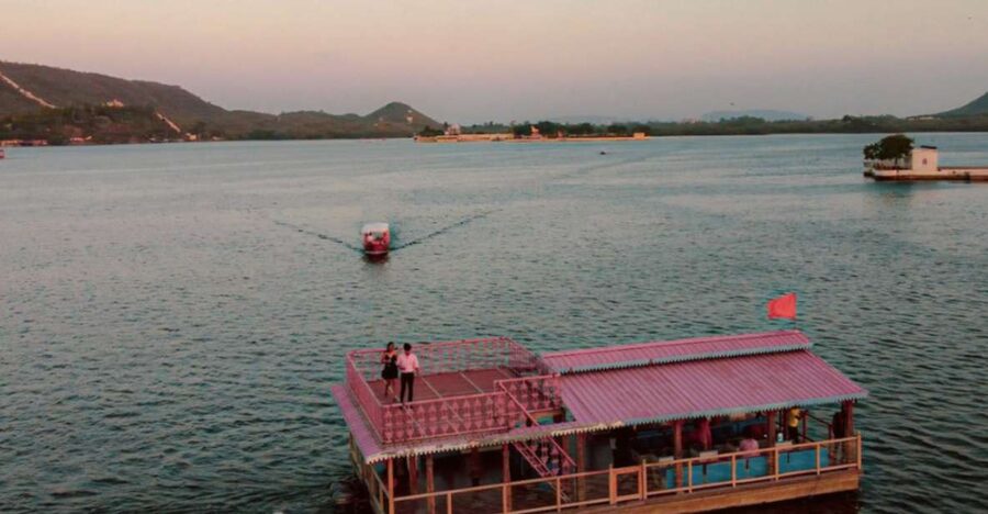 Luxury Boat ride, Havelis, Heritage Walk & High Tea - Starting at Lake Pichola’s private jetty