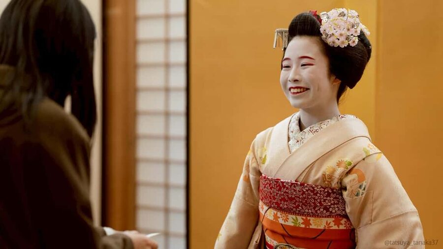 Maiko Dance and Tea Ceremony on a Noh Stage in Kyoto - Who will enjoy this most