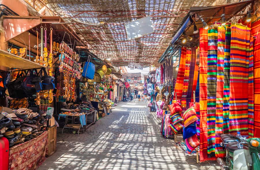 Marrakech Guided Souks Tour with a Local Insider - Which guide style suits you best?