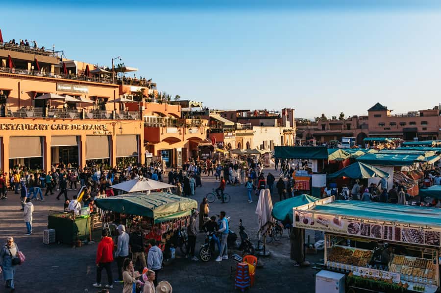 Marrakech: Medina by Night Walking Tour with Moroccan Tea - Souks, crafts, and the value of a local guide