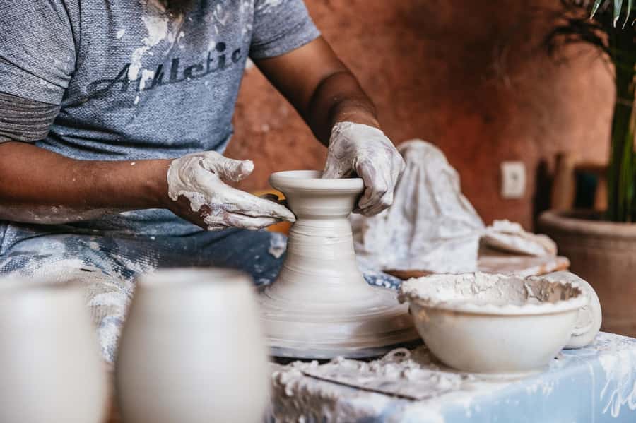 Marrakech: Pottery Workshop with Moroccan Tea - Your first 15 minutes: watch before you shape