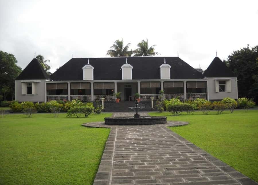 Mauritius: Tea and Sugar Plantation Guided Tour with Lunch - Saint-Aubin brings sugar, rum, and vanilla together