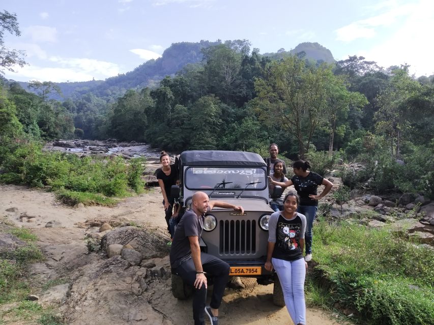 Munnar: Tea Garden and Elephant Safari Trip by 4x4 - Spice gardens and the local plant life
