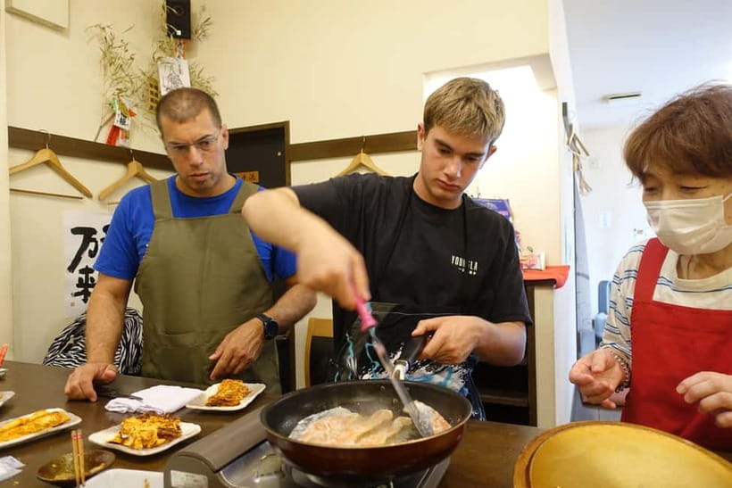 Osaka: Japanese Cooking Class with Matcha Experience - Who should choose this experience