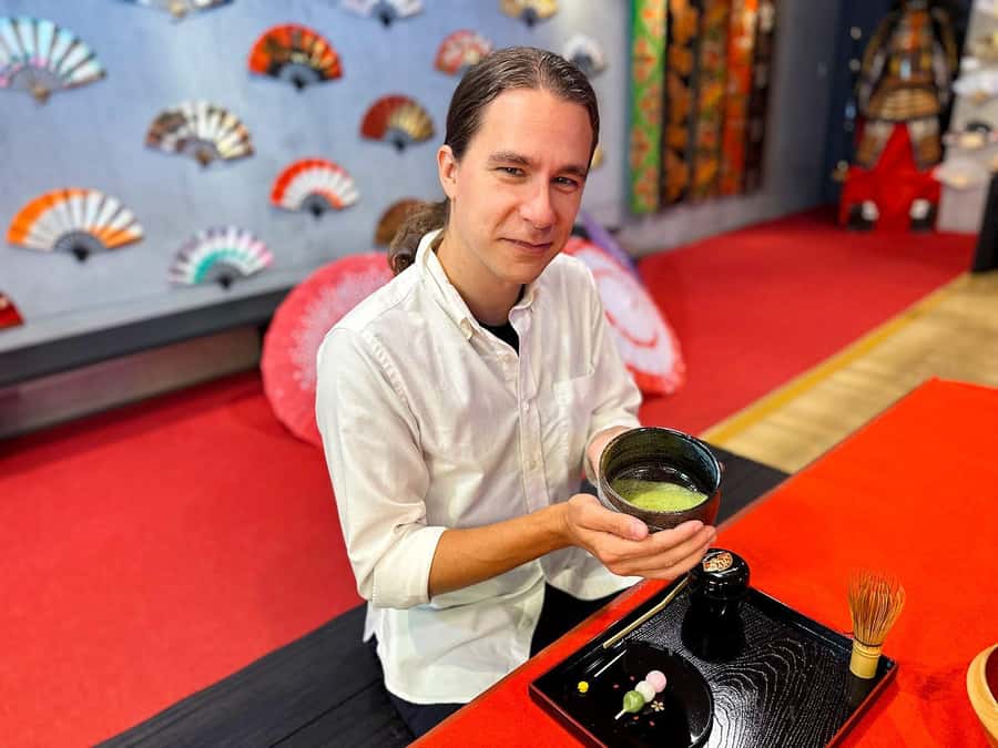 Osaka: Maki-e lacquer Painting and Matcha Experience - Starting at Osaka Bunkakan in Tempozan