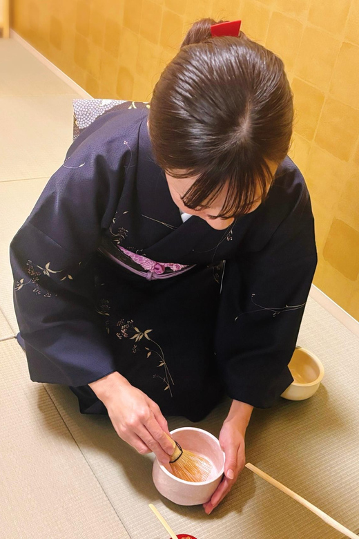 Osaka: Private Tea Ceremony and Calligraphy Experience - A quiet cultural break in central Osaka