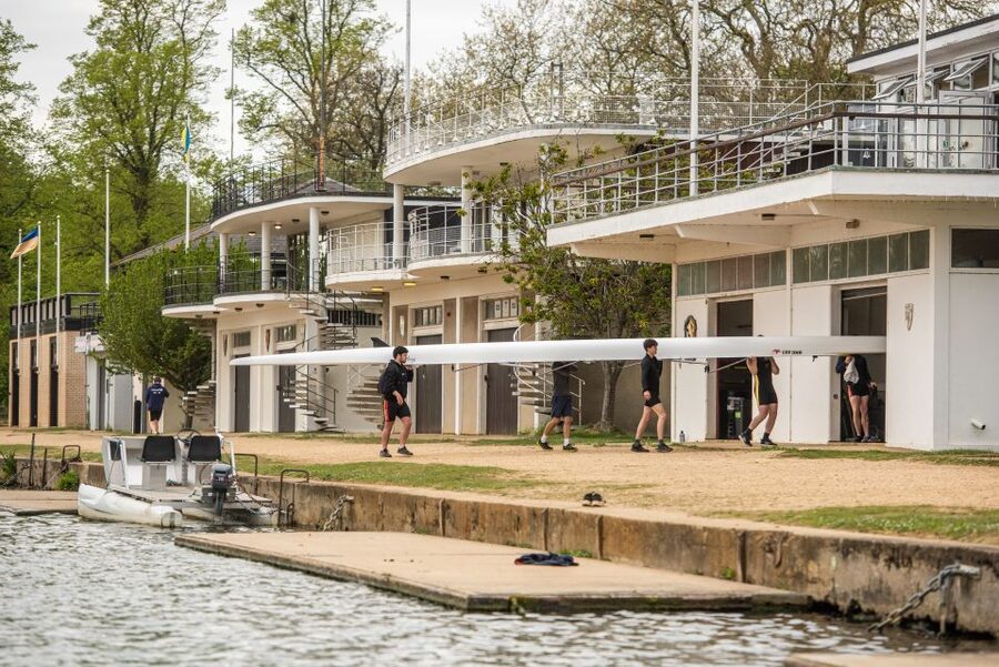 Oxford: Sightseeing River Cruise with Afternoon Tea - Through Iffley Lock