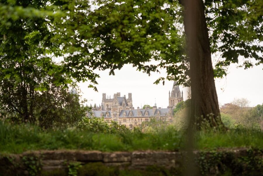 Oxford: Sightseeing River Cruise with Afternoon Tea - Rose Island and the Lewis Carroll connection