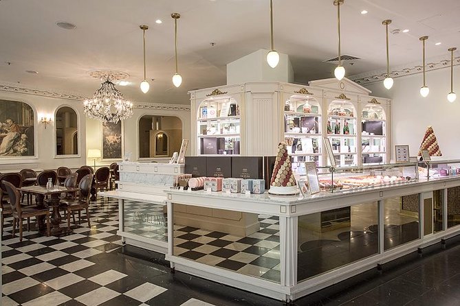 Paris VIP Shopping Experience-Lounge Access, Tea time & Transfer - Tea, pastries, and a needed pause